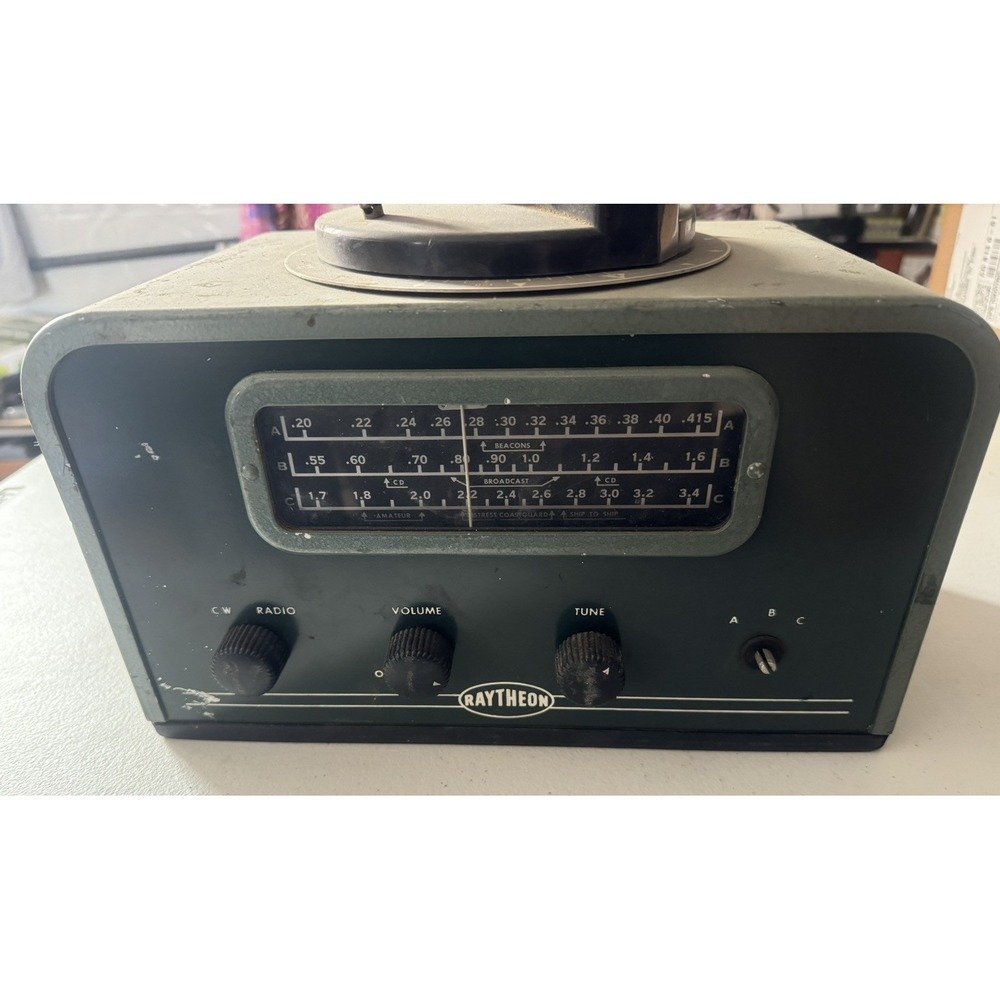 Antique Vintage Raytheon GM-114A Portable Marine Radio Direction Finder Untested